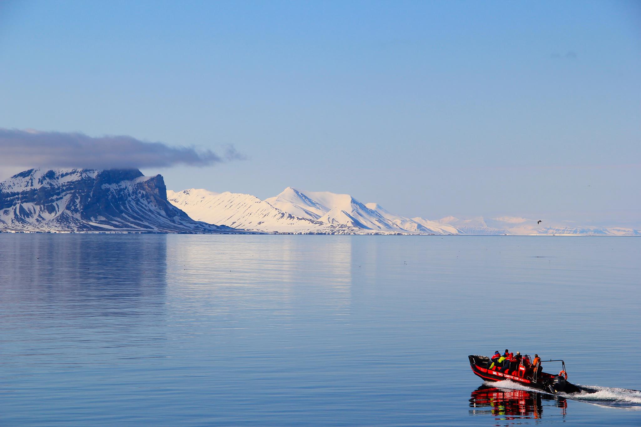 http://Basecamp%20Spitsbergen%20Boat%20trip,%20Norway. cc